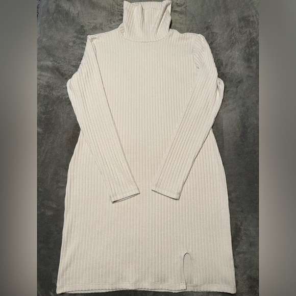 Socialite Turtleneck Mini Long Sleeve Sweater Dress Size M Medium - Picture 2 of 3